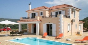 Villa with 3 bedrooms in Lixouri with wonderful sea view private pool furnished garden 200 m from the beach